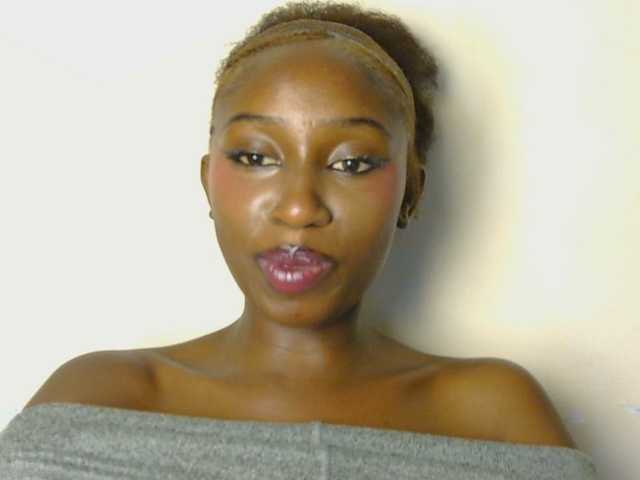 Boughie-birdy live cam on BongaCams