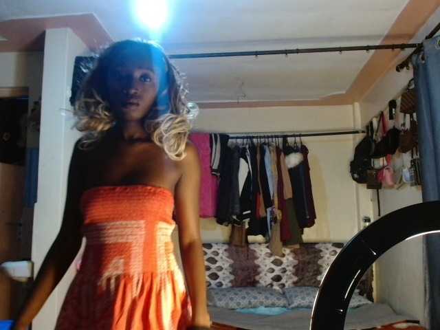 Boughie-birdy live webcam show