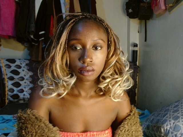Boughie-birdy live webcam show