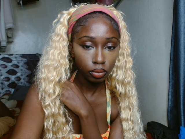 Boughie-birdy live cam on BongaCams