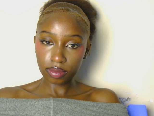 Boughie-birdy live cam on BongaCams