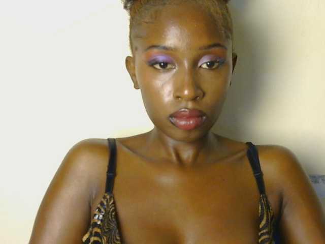 Boughie-birdy live cam on BongaCams