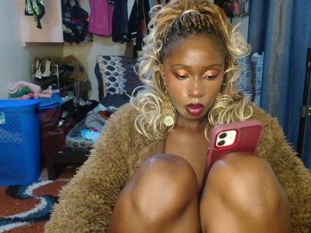 Boughie-birdy live webcam show