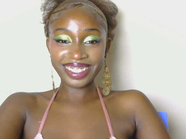 Boughie-birdy live cam on BongaCams