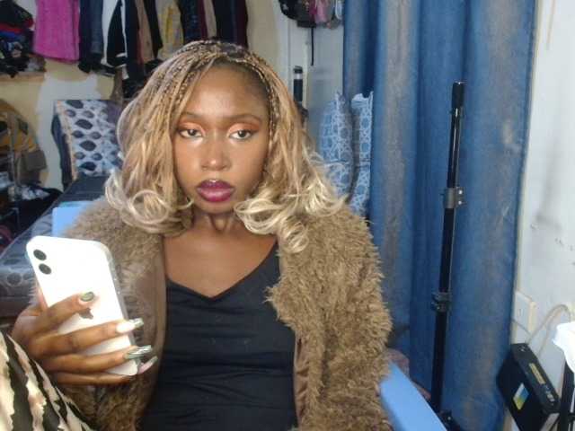 Boughie-birdy live webcam show