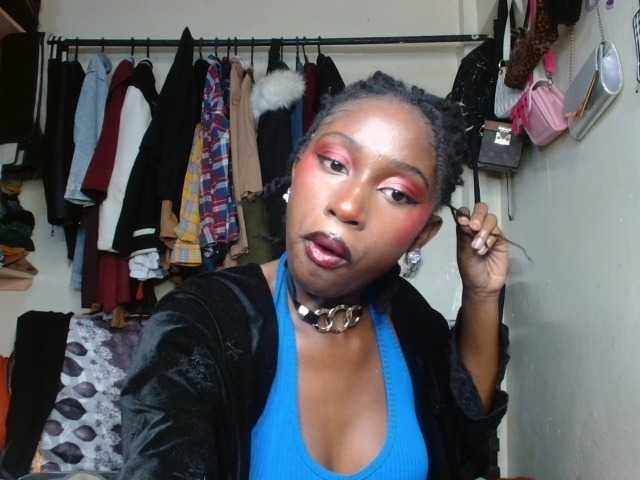 Boughie-birdy live cam on BongaCams