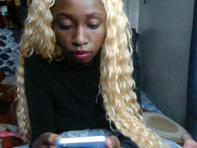 Boughie-birdy live cam on BongaCams