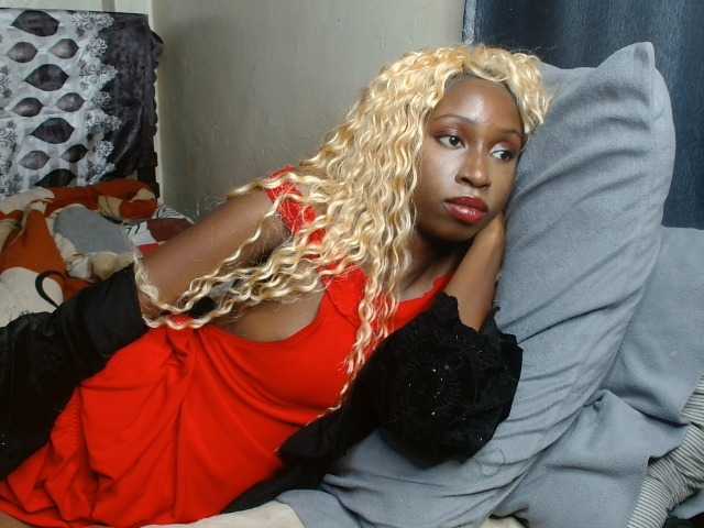 Boughie-birdy live cam on BongaCams