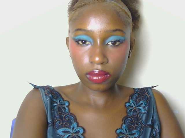 Boughie-birdy live cam on BongaCams