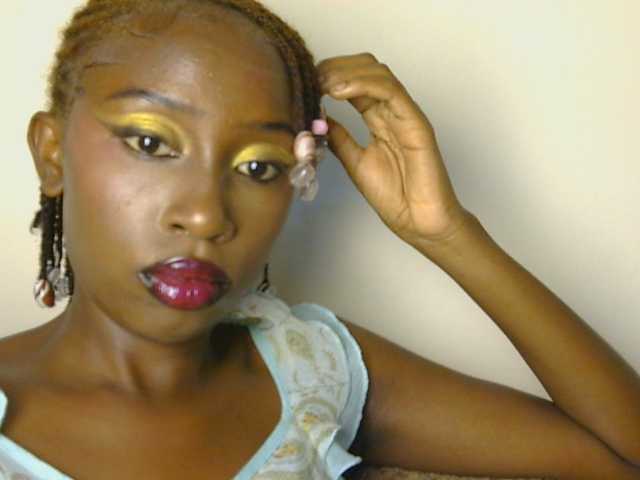 Boughie-birdy live cam on BongaCams