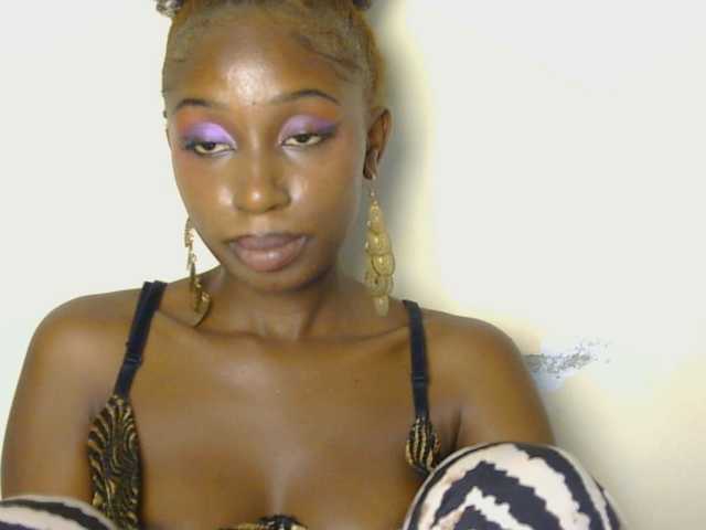 Boughie-birdy live cam on BongaCams
