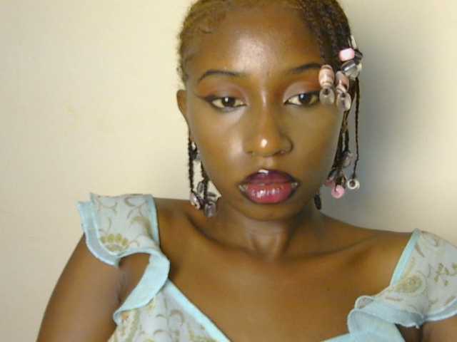 Boughie-birdy live cam on BongaCams