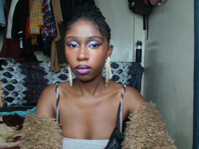Boughie-birdy live cam on BongaCams