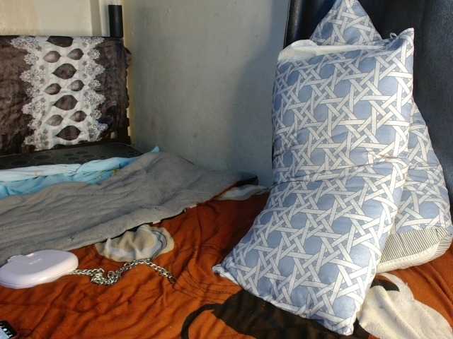 Boughie-birdy live webcam show