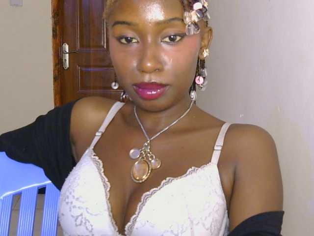 Boughie-birdy live cam on BongaCams