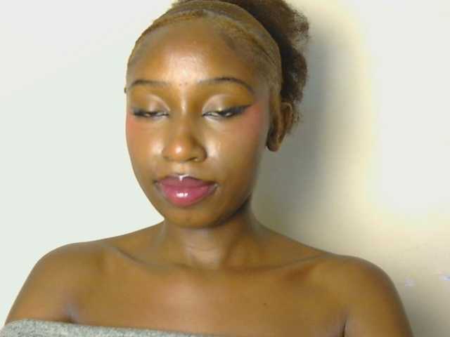 Boughie-birdy live cam on BongaCams