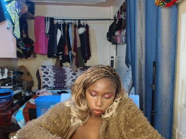 Boughie-birdy live webcam show