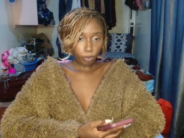 Boughie-birdy live webcam show