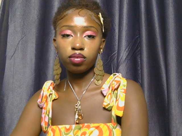 Boughie-birdy live cam on BongaCams