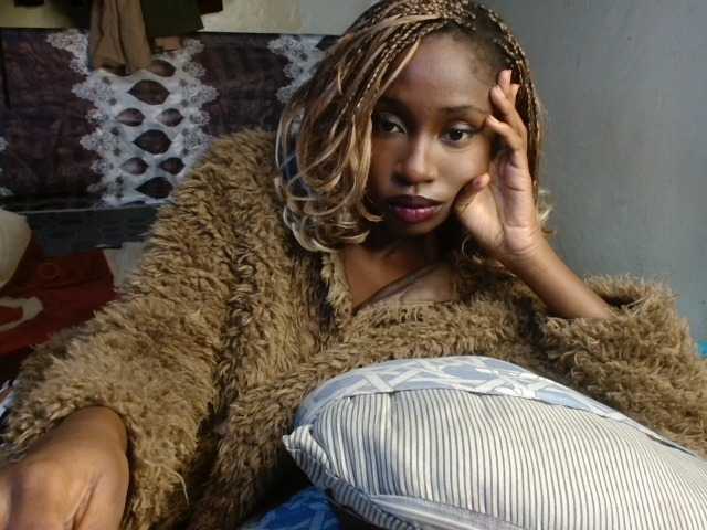 Boughie-birdy live cam on BongaCams