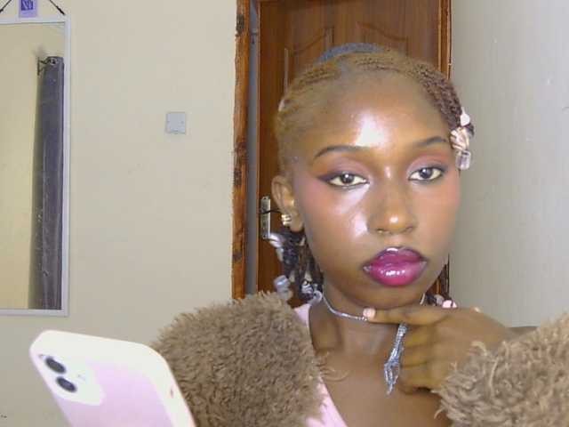 Boughie-birdy live cam on BongaCams