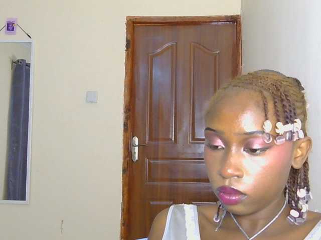 Boughie-birdy live cam on BongaCams