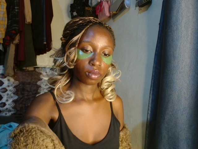 Boughie-birdy live webcam show