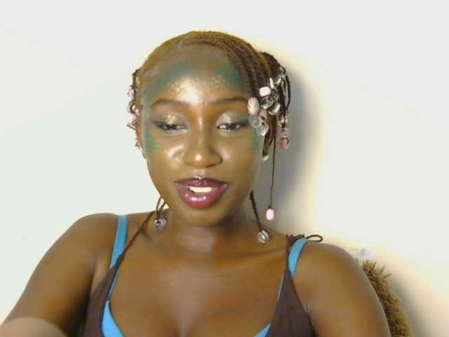 Boughie-birdy live cam on BongaCams