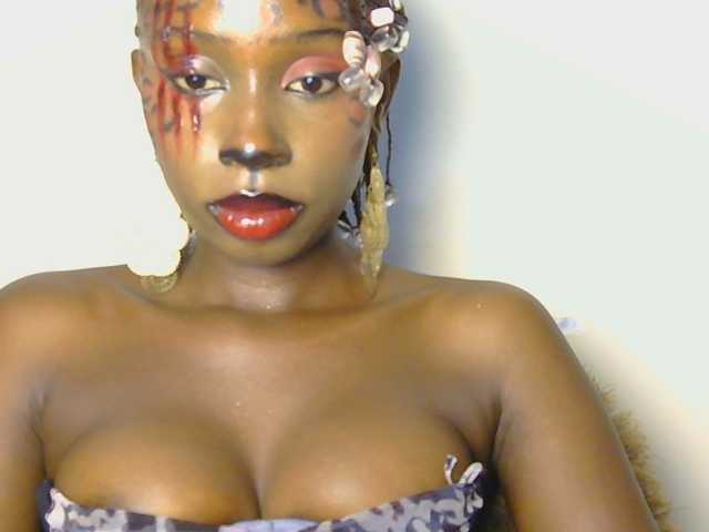 Boughie-birdy live cam on BongaCams