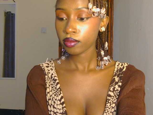 Boughie-birdy live cam on BongaCams