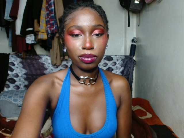 Boughie-birdy live cam on BongaCams