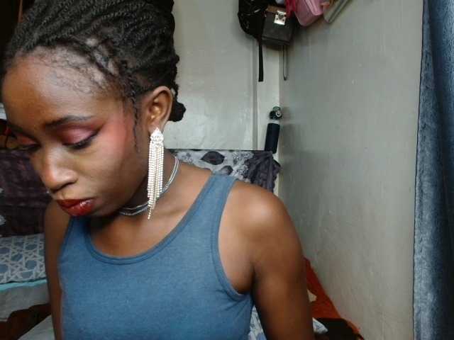 Boughie-birdy live cam on BongaCams