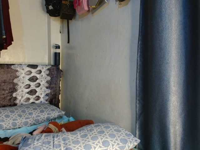 Boughie-birdy live webcam show