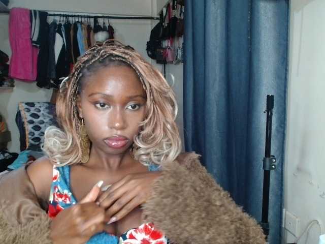 Boughie-birdy live webcam show