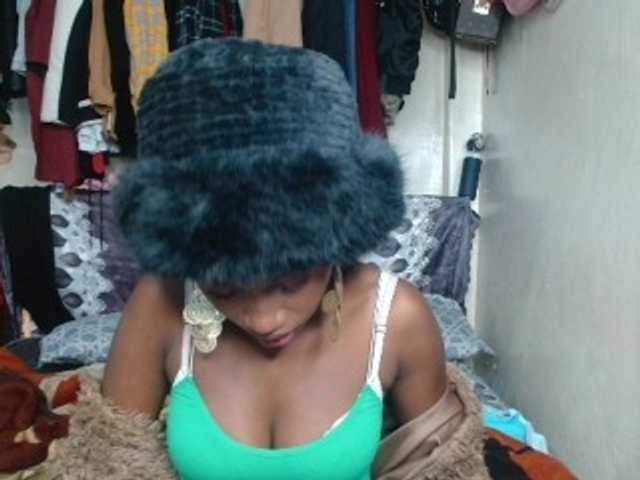 Boughie-birdy live cam on BongaCams