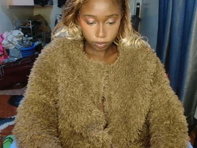 Boughie-birdy live webcam show