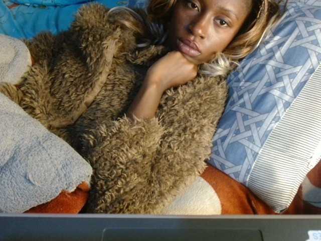 Boughie-birdy live webcam show