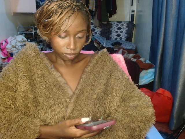 Boughie-birdy live webcam show