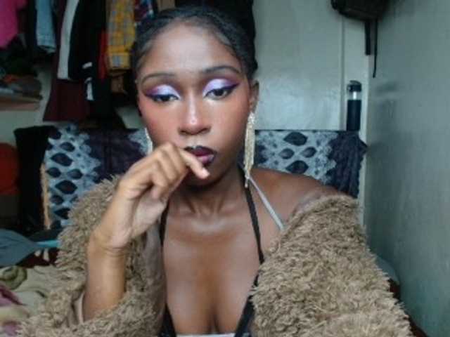 Boughie-birdy live cam on BongaCams
