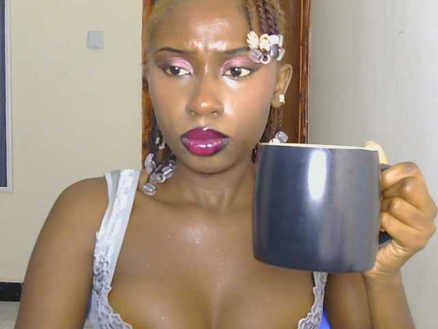 Boughie-birdy live cam on BongaCams