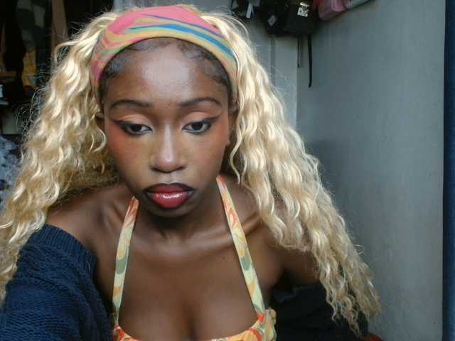 Boughie-birdy live cam on BongaCams
