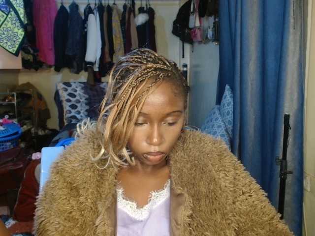 Boughie-birdy live webcam show