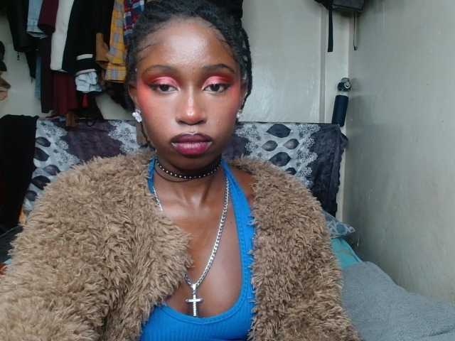 Boughie-birdy live cam on BongaCams