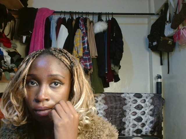 Boughie-birdy live cam on BongaCams