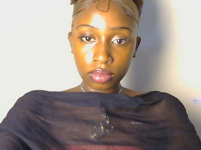 Boughie-birdy live cam on BongaCams