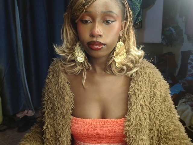 Boughie-birdy live cam on BongaCams