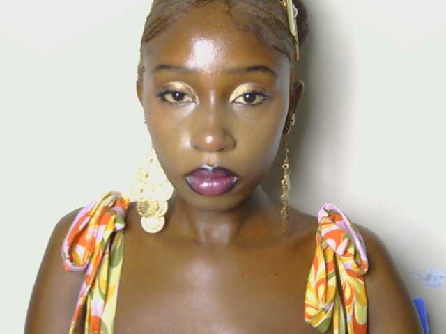Boughie-birdy live cam on BongaCams