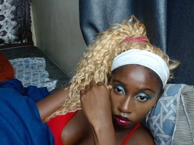 Boughie-birdy live cam on BongaCams