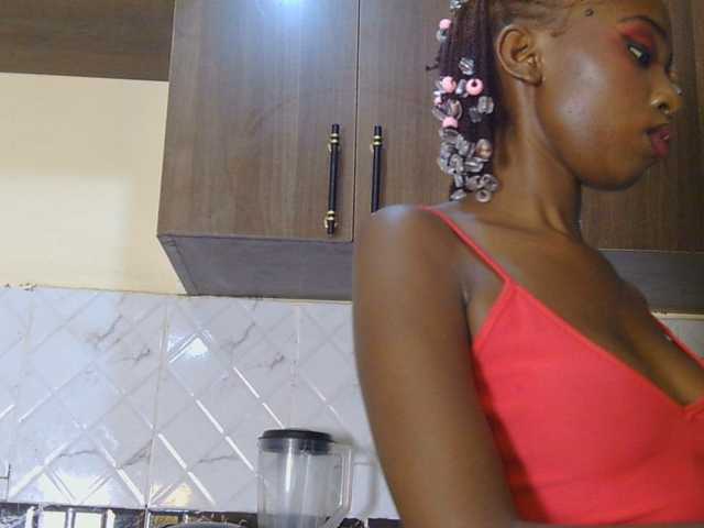 Boughie-birdy live cam on BongaCams