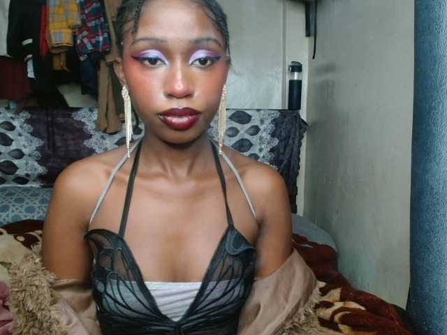 Boughie-birdy live cam on BongaCams
